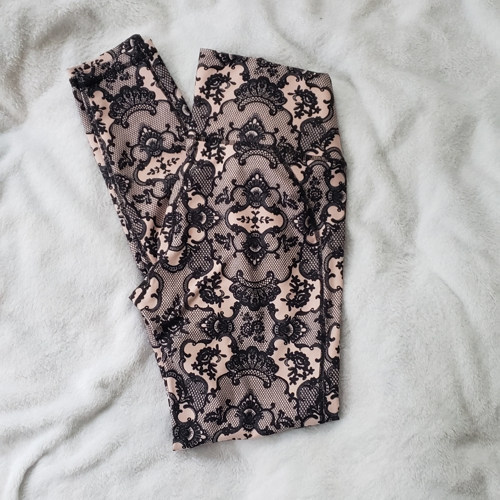 Fabletics black lace print leggings